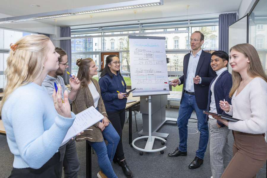 Course Image 16.05.25: Diskutieren und Debattieren mit Überzeugungskraft: Klar, prägnant, wirkungsvoll (DE)